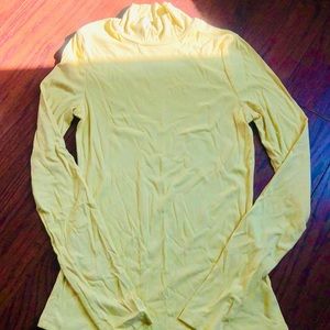 kid’s yellow thin turtle neck